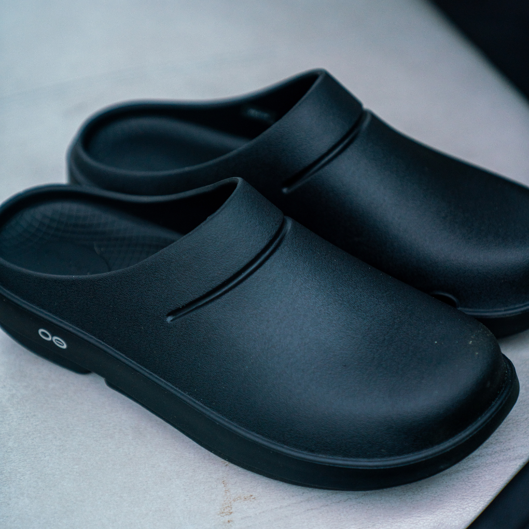 OOFOS  / OOcloog / ウーフォス / リカバリーサンダル  / -BLACK- / 国内正規品 / 送料無料