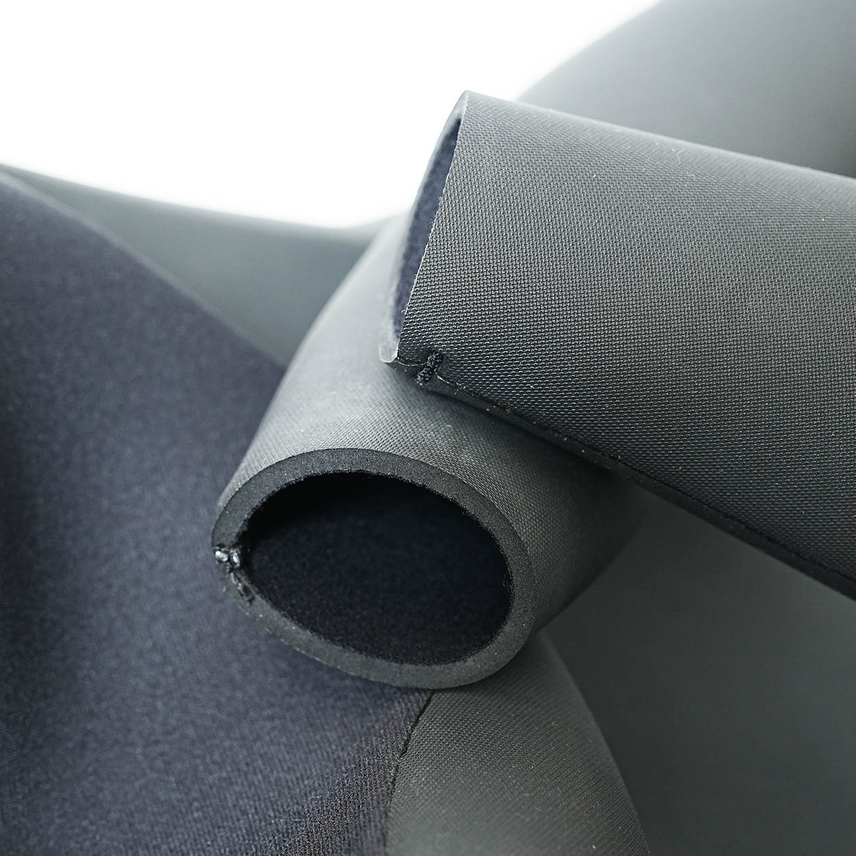 セミオーダー（受注生産） CRAFTSMAN WETSUITS ウェットスーツ セミドライ ハイエンドモデル 5mm / 3mm チェストジップ（フロントジップ） メッシュスキン ラバー AIR FRAME LEGACY × WARM LIGHT 裏起毛 ユニセックス 日本製 サーフィン 秋冬用