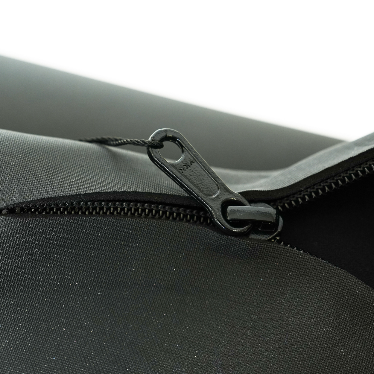 セミオーダー(受注生産)CRAFTSMAN WETSUITS ウェットスーツ セミドライ ハイエンドモデル 5mm / 3mm フード付 アークジップ（フロントジップ） メッシュスキン ラバー AIR FRAME LEGACY × WARM LIGHT 裏起毛 ユニセックス 日本製 サーフィン 秋冬用